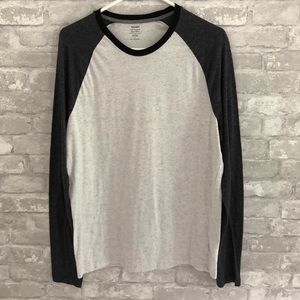 men’s old navy long sleeve T-shirt